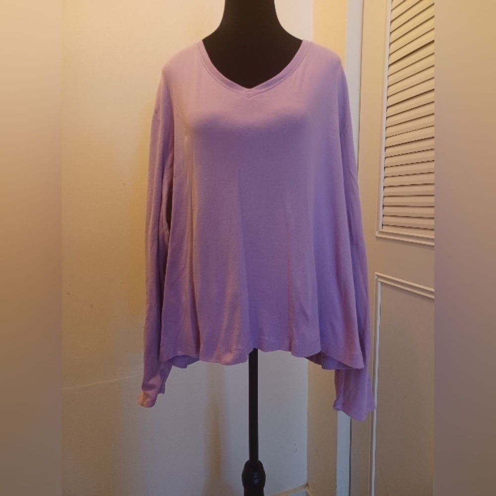 KATE Hill V-Neck Top